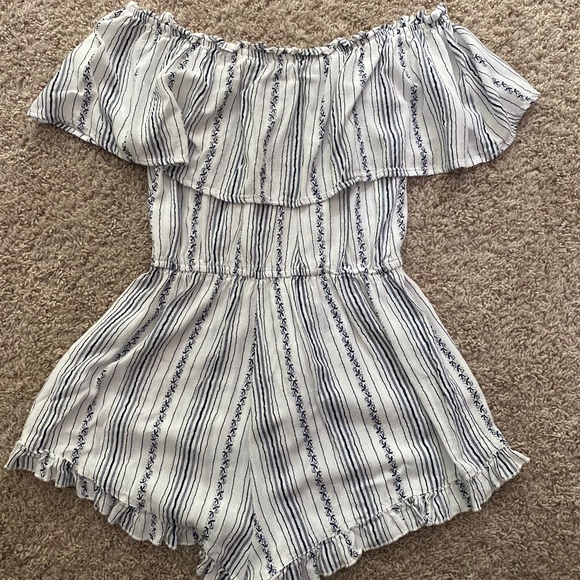 Striped Ruffle-top Romper - Picture 4 of 4